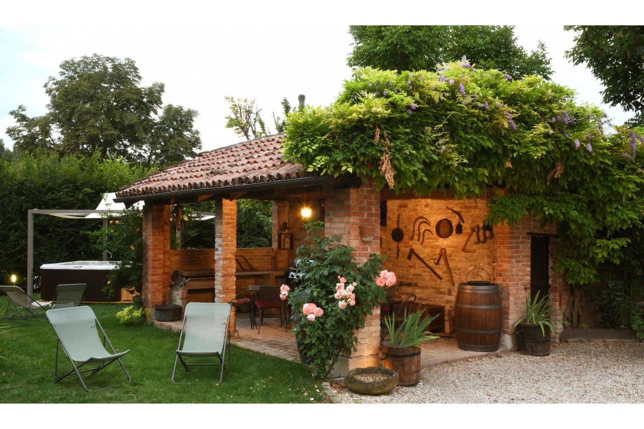バローロ アグリツーリズモ イル ジョーコ デル オカ Bed & Breakfast エクステリア 写真