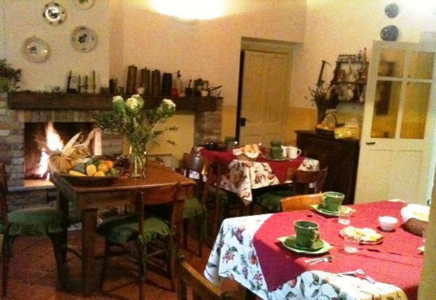 バローロ アグリツーリズモ イル ジョーコ デル オカ Bed & Breakfast エクステリア 写真