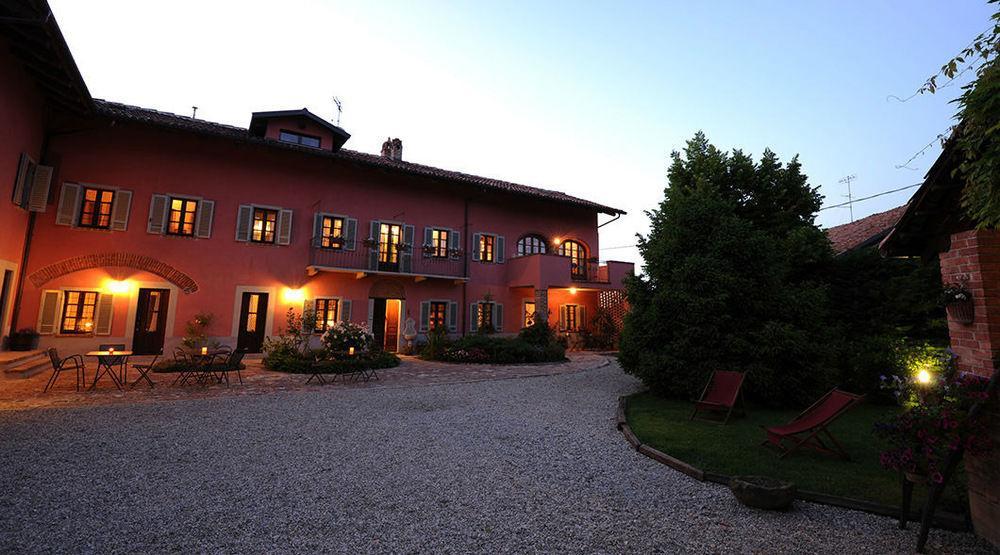 バローロ アグリツーリズモ イル ジョーコ デル オカ Bed & Breakfast エクステリア 写真