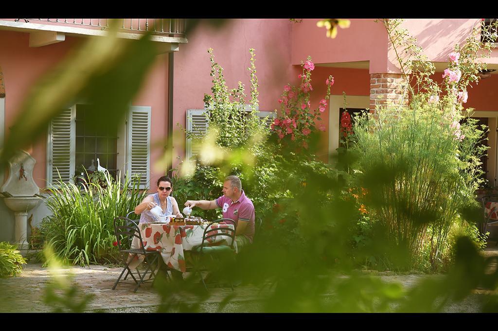 バローロ アグリツーリズモ イル ジョーコ デル オカ Bed & Breakfast エクステリア 写真