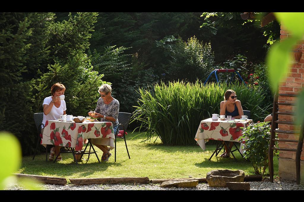 バローロ アグリツーリズモ イル ジョーコ デル オカ Bed & Breakfast エクステリア 写真