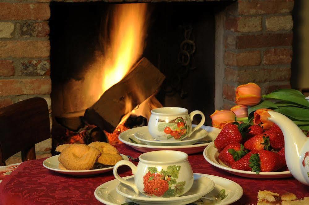 バローロ アグリツーリズモ イル ジョーコ デル オカ Bed & Breakfast エクステリア 写真